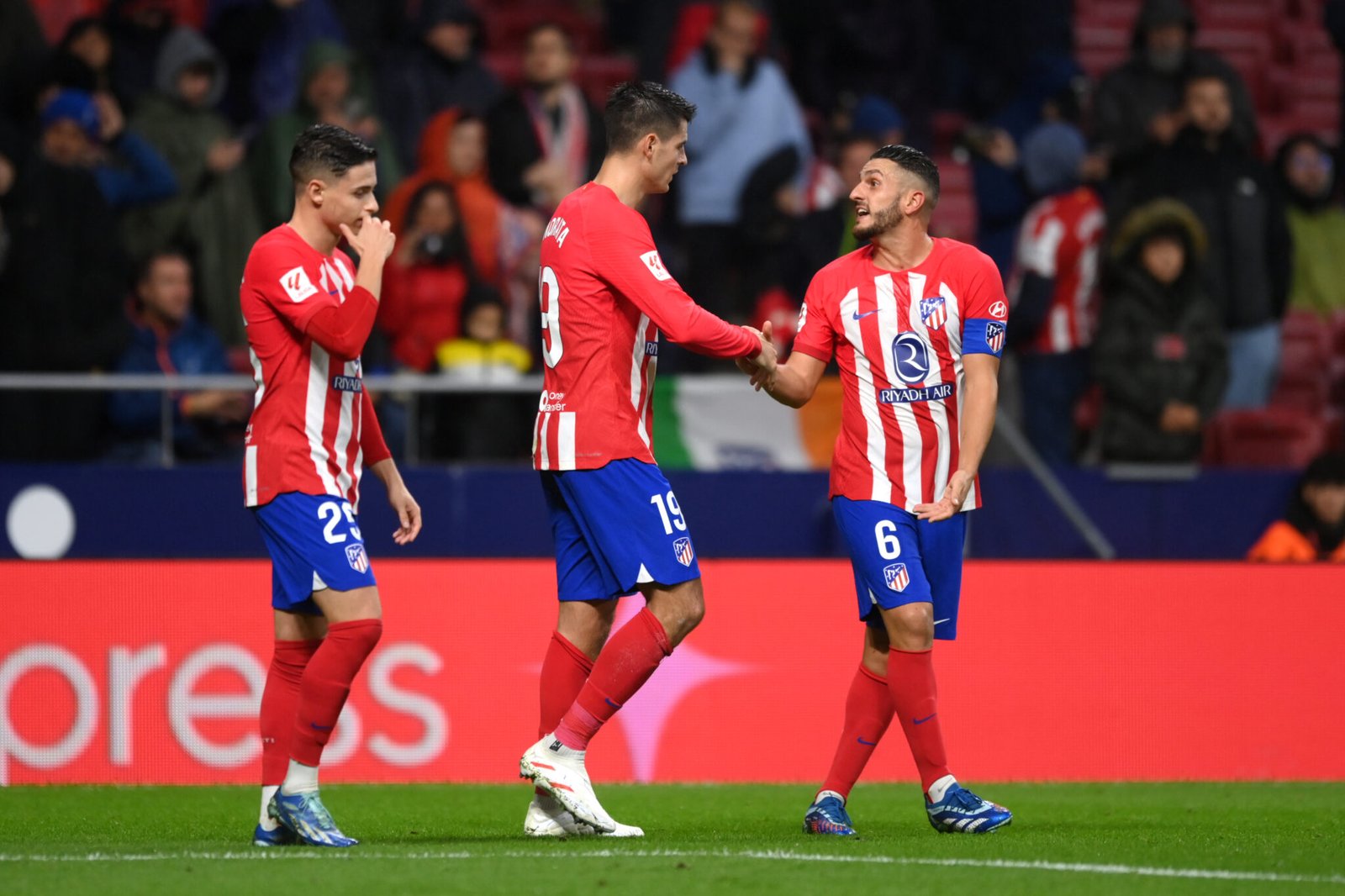 Álvaro Morata del Atlético Madrid celebrando con Koke después de marcar