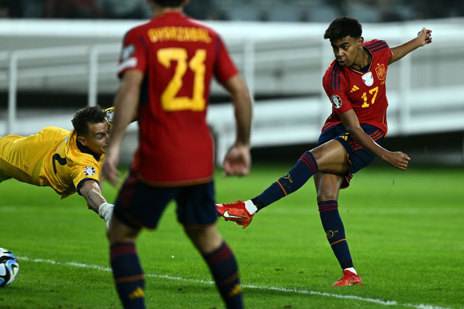 Lamine Yamal el primer gol del partido entre la selección chipriota y la selección española