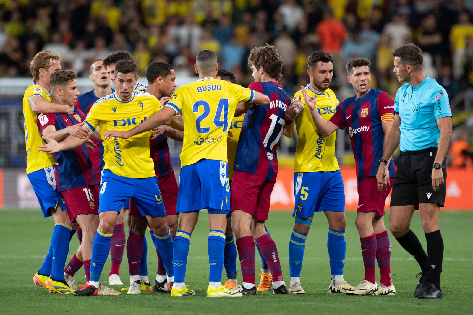 El Cádiz enfadado tras haber competido frente al FC Barcelona