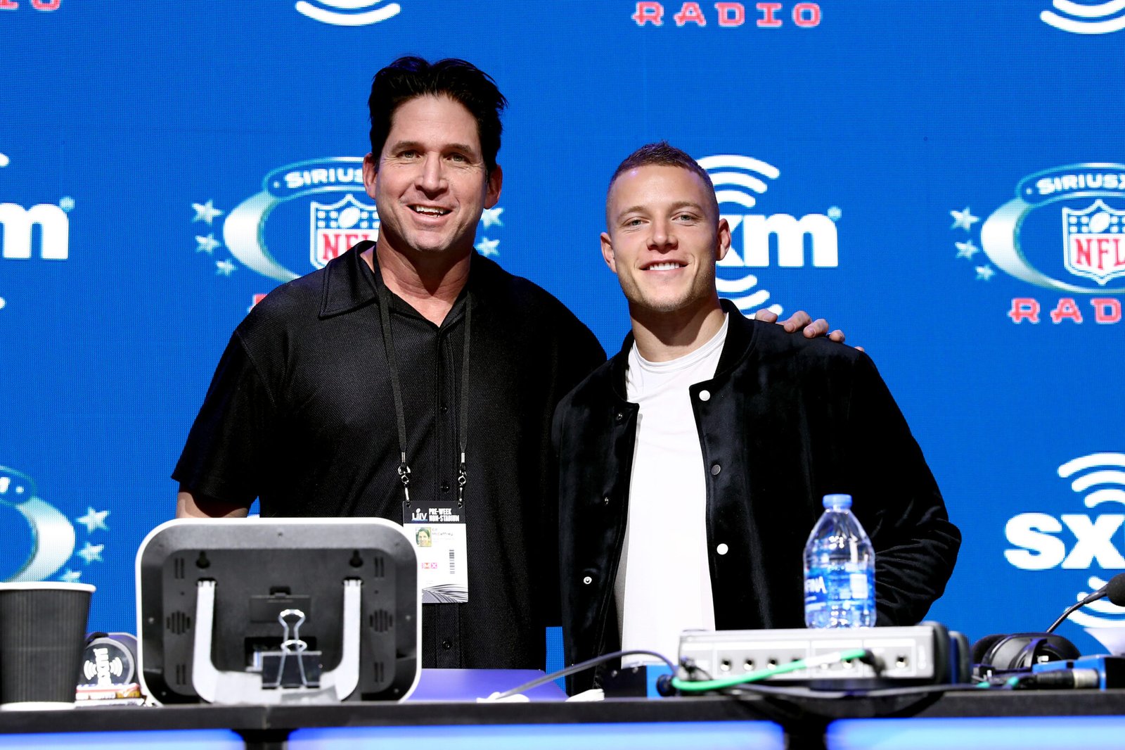 Ed McCaffrey y Christian McCaffrey de Carolina Panthers durante la Super Bowl LIV.(Fotografía:Cindy Ord/Getty Images for SiriusXM )