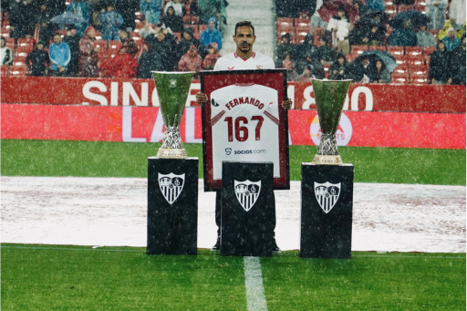Fernando en su homenaje. FOTO: Sevilla FC