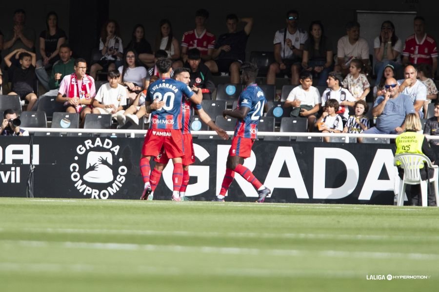 Elady celebra el gol anotado al Cartagena