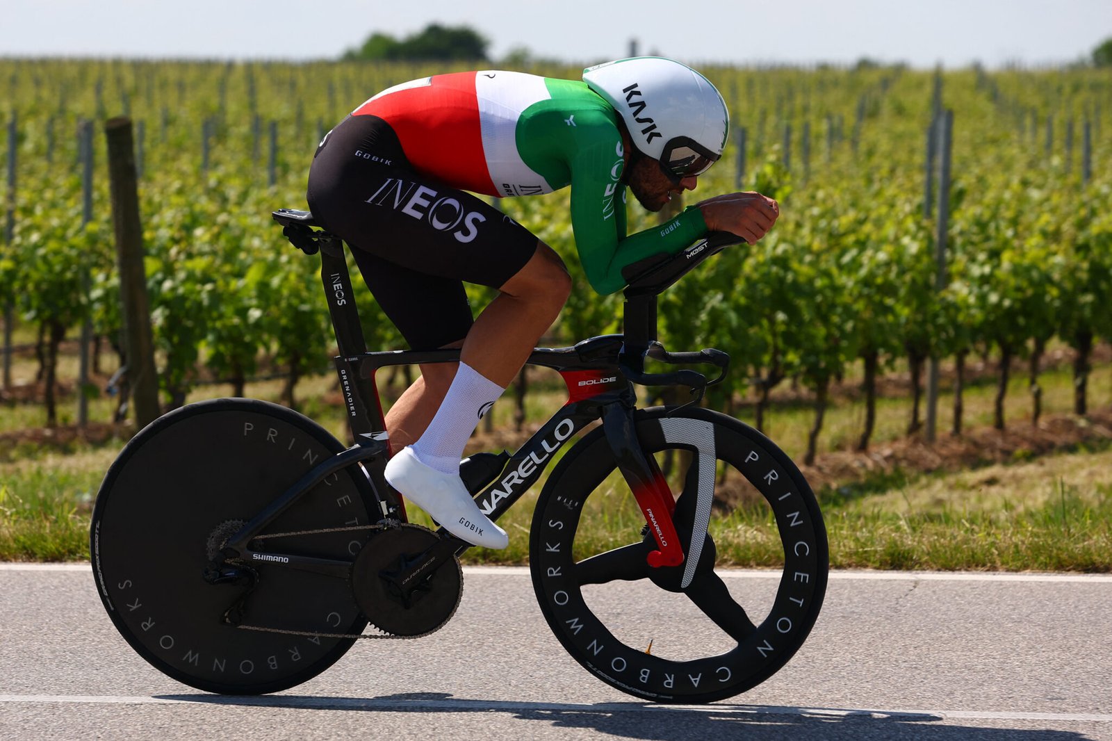 Filippo Ganna, ganador de la contrarreloj de la etapa 14 del Giro de Italia.