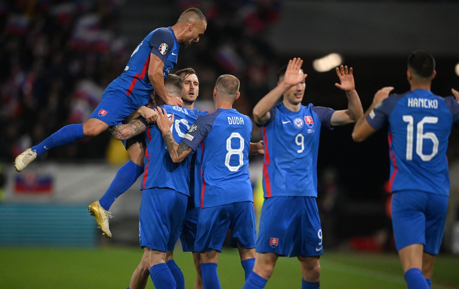 Eslovaquia celebrando un gol