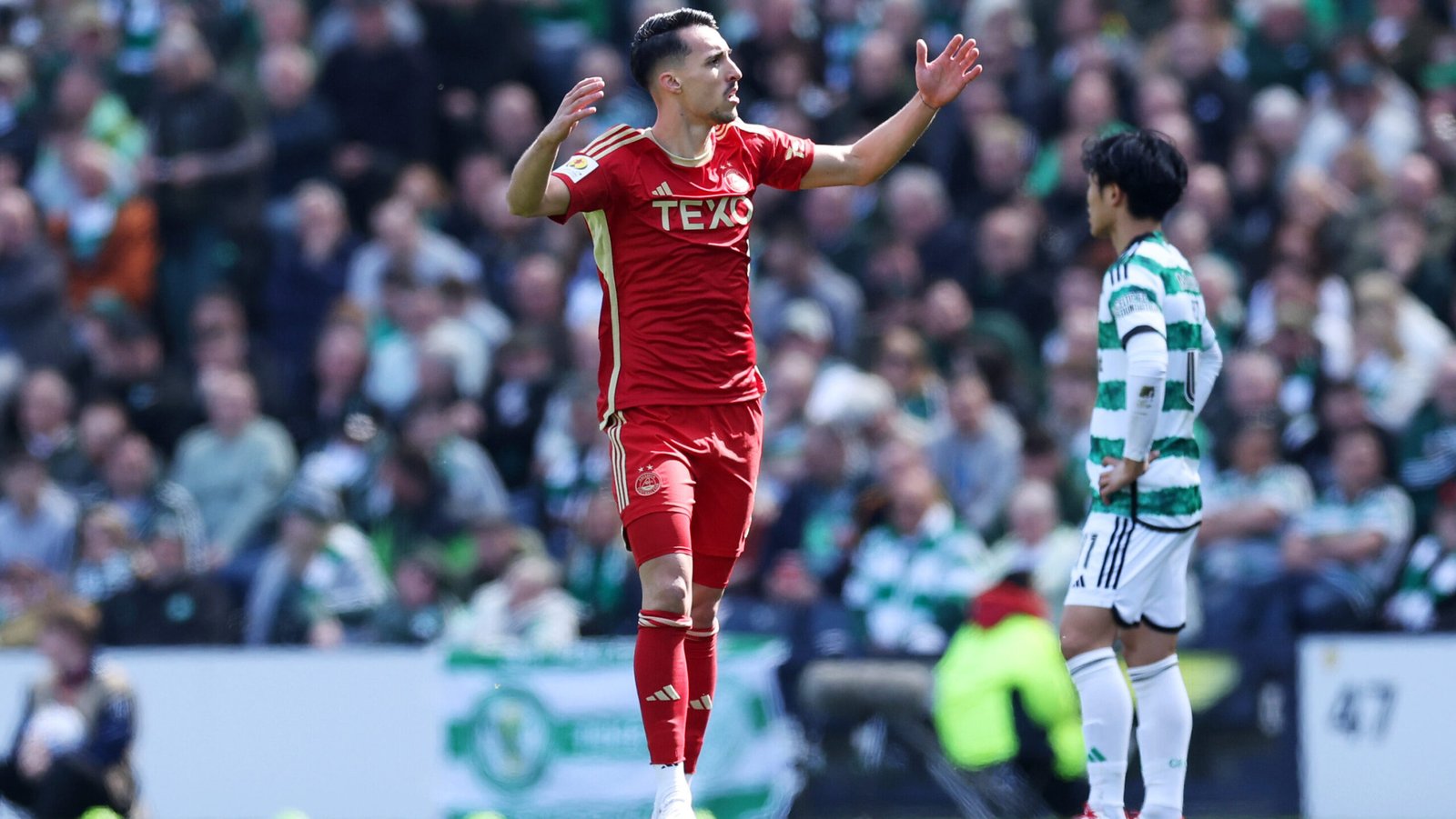 GLASGOW, SCOTLAND - APRIL 20: Bojan Miovski of Aberdeen  celebrates scoring his team's first goal during the Scottish Cup Semi Final match between Aberdeen and Celtic at Hampden Park on April 20, 2024 in Glasgow, Scotland.  (Photo by Ian MacNicol/Getty Images)
