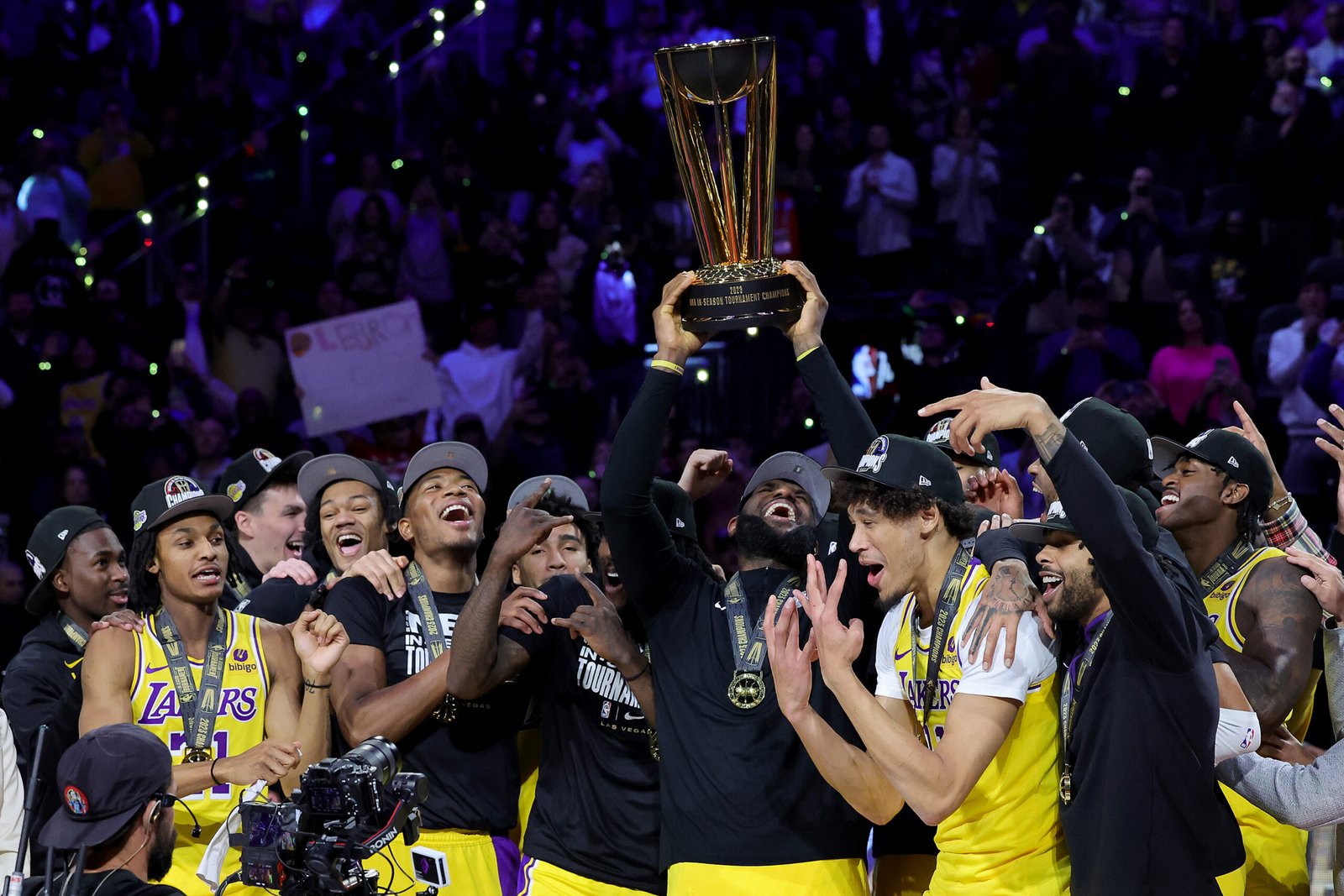 Los Lakers son los primeros ganadores de la Copa NBA