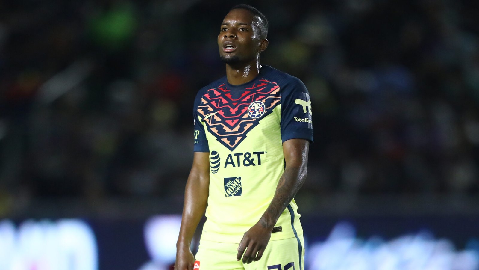 MAZATLAN, MEXICO - FEBRUARY 16: Juan Otero of America reacts during the 2nd round match between Mazatlan FC and America as part of the Torneo Grita Mexico C22 Liga MX at Kraken Stadium on February 16, 2022 in Mazatlan, Mexico. (Photo by Sergio Mejia/Getty Images)