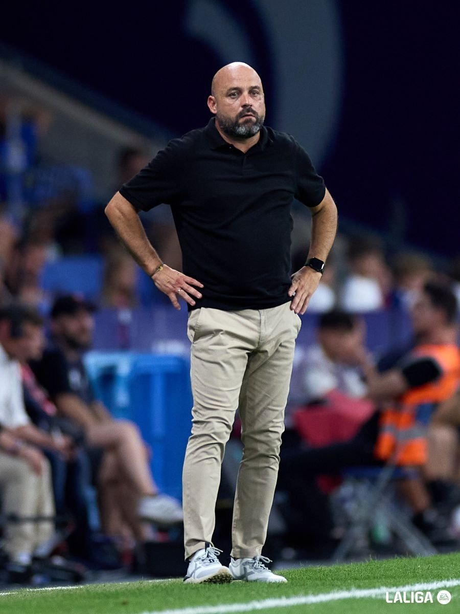 Manolo González durante la jornada 2 contra la Real Sociedad