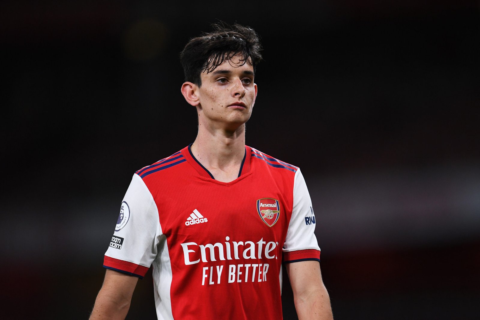 Charlie Patiño en un encuentro con el Arsenal sub-23