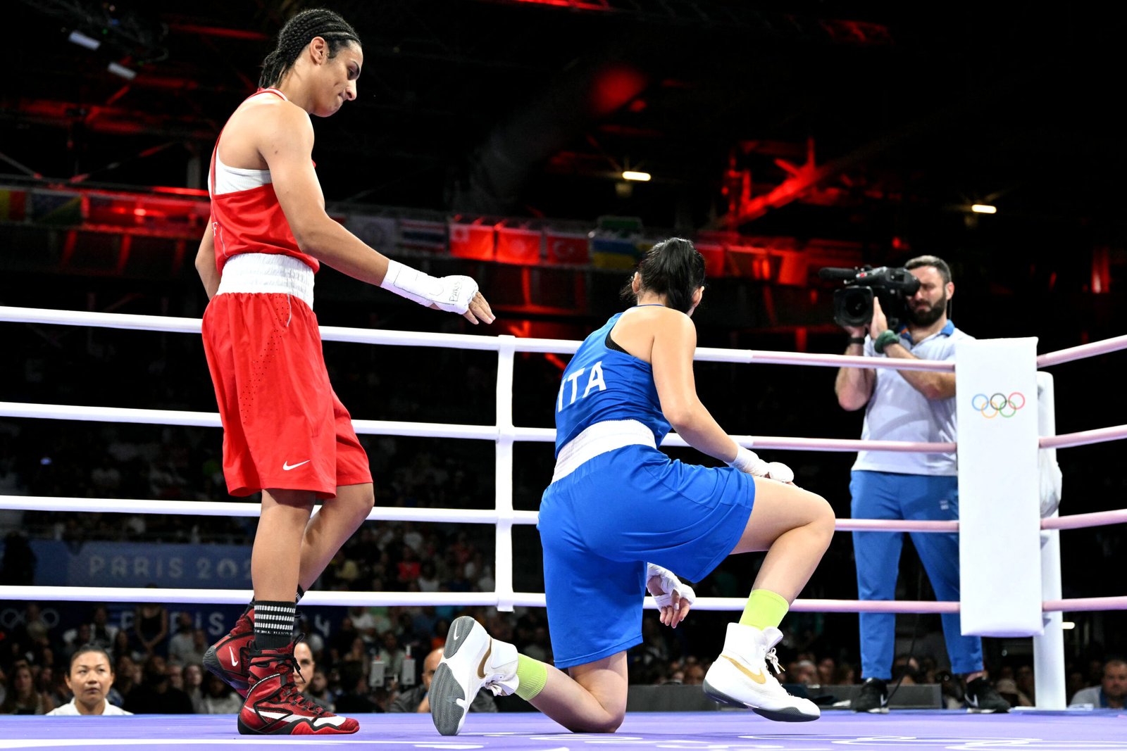 Imagen del combate entre Imane Khelif y Ángela Carini.