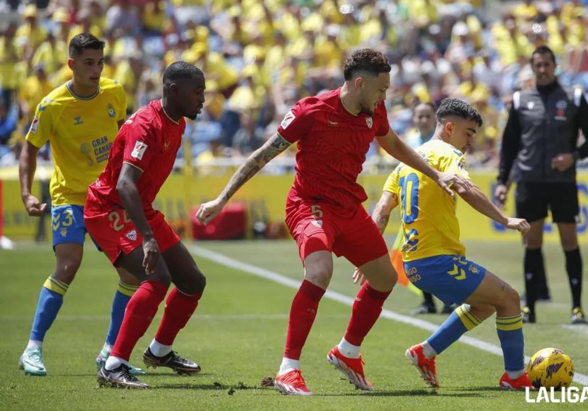 Imagen del encuentro entre Las Palmas y Sevilla en la temporada 23/24. Foto: ABC.