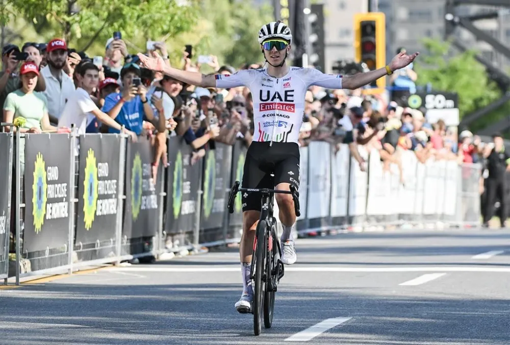 Tadej Pogacar celebrando su victoria en el GP de Montreal. Foto: Brandon Sun.