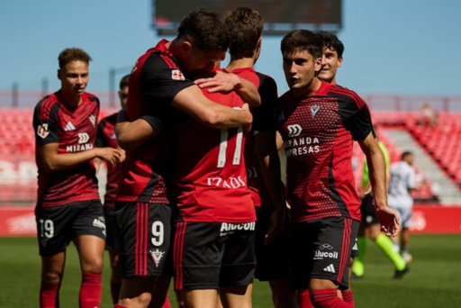 Celebración del Mirandés en la victoria 2-0 contra el Albacete