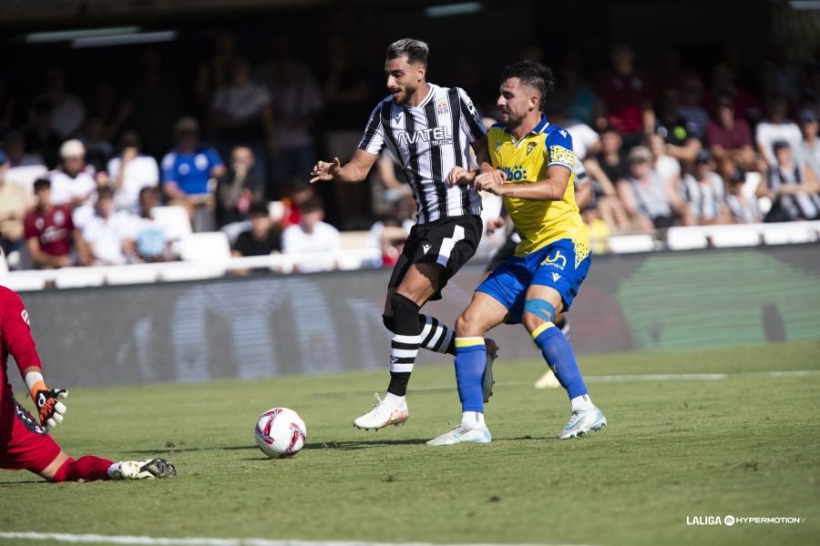 Duelo entre Luis Muñoz y Víctor Chust en el Cartagonova.