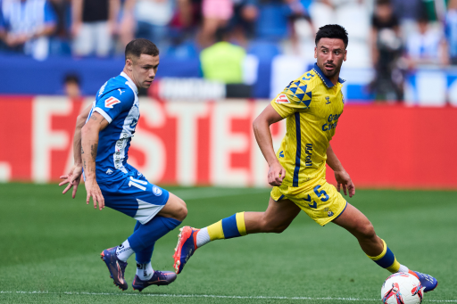 Tomás Conechny en la disputa de un balón