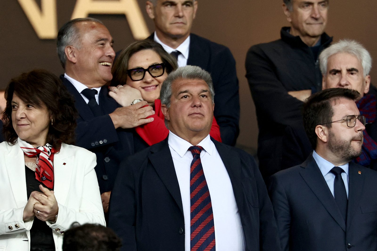 Joan Laporta mirando al frente