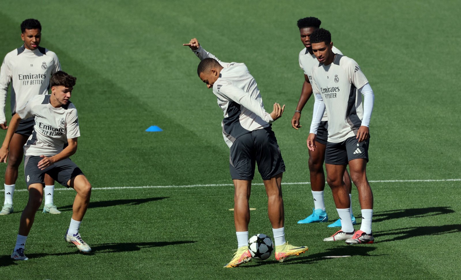 Tchouaméni y Bellingham, futbolistas del Real Madrid.