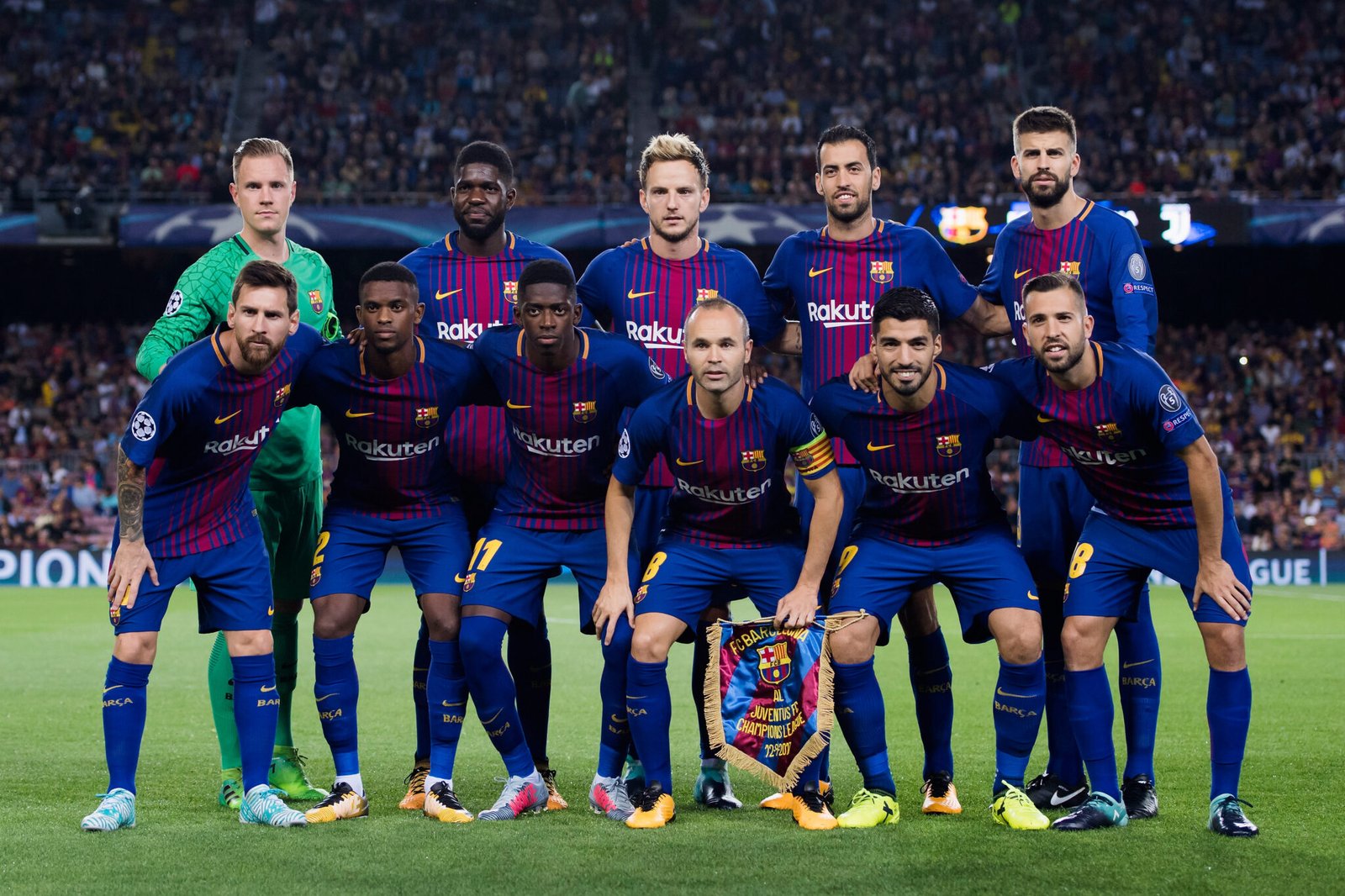 Los jugadores del Barça posan antes del partido de Champions ante la Juventus en 2017.