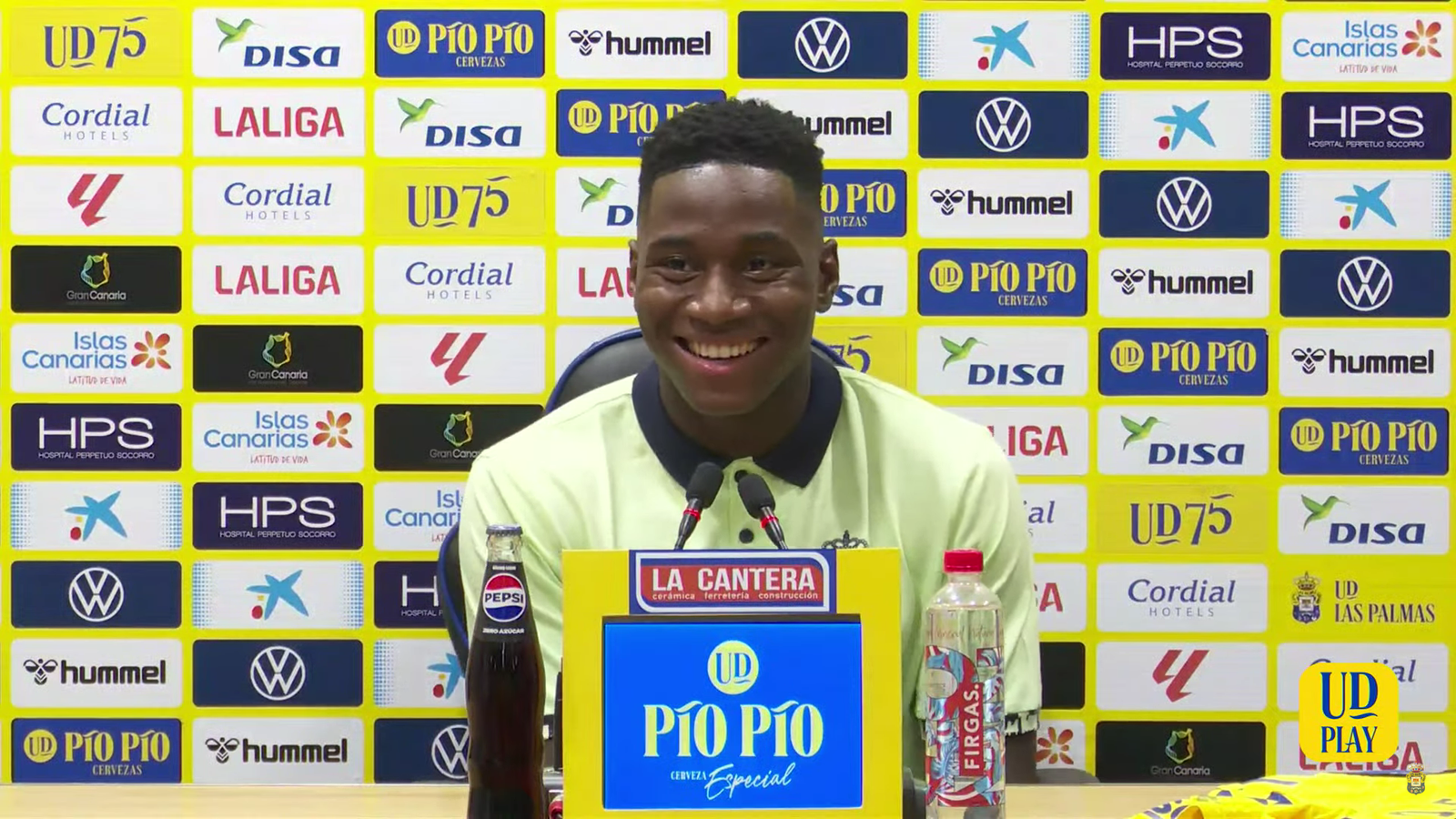 Dário Essugo en su presentación como jugador de Las Palmas. Foto: UD Las Palmas.