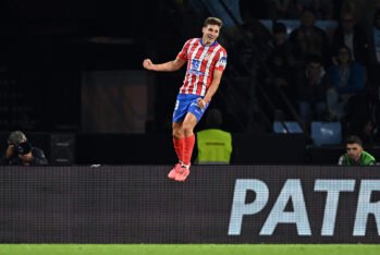 Julián Álvarez celebra el gol