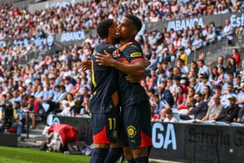 Yangel Herrera del Girona FC celebra tras marcar el primer gol de su equipo durante el partido de LaLiga entre RC Celta de Vigo y Girona FC en el Estadio Balaidos el 29 de septiembre de 2024 en Vigo, España. (Foto de Octavio Passos/Getty Images)