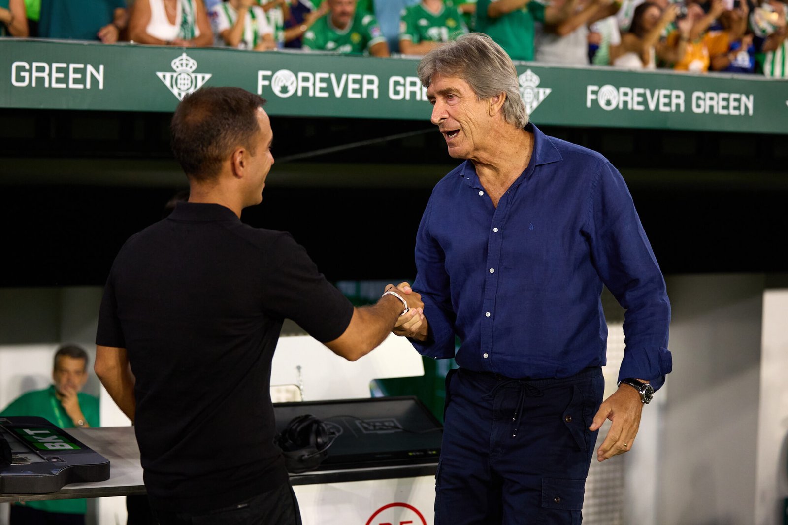 Pellegrini saludando a Borja Jiménez. FOTO: Fran Santiago/Getty Images