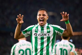 Vitor Roque celebrando un gol en el Real Betis Balompié - CD Leganés (Foto de Fran Santiago/Getty Images)