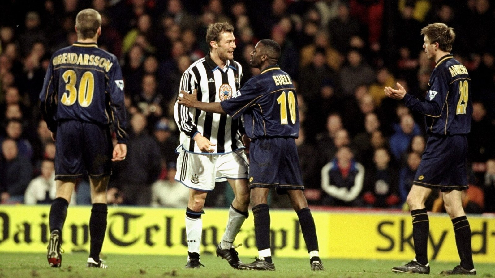 22 Jan 2000:  Tempers flare during the FA Carling Premier League match between Newcastle United and Wimbledon played at Selhurst Park in London. Wimbledon won the game 2-0. \ Mandatory Credit: Craig Prentis /Allsport