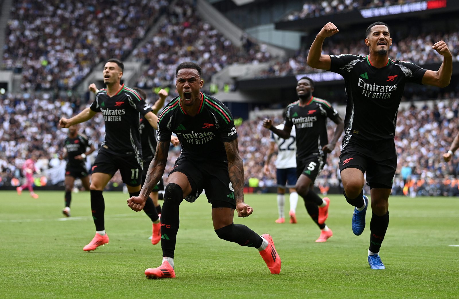 Gol de Gabriel Magalhaes contra el Tottenham Hotspur