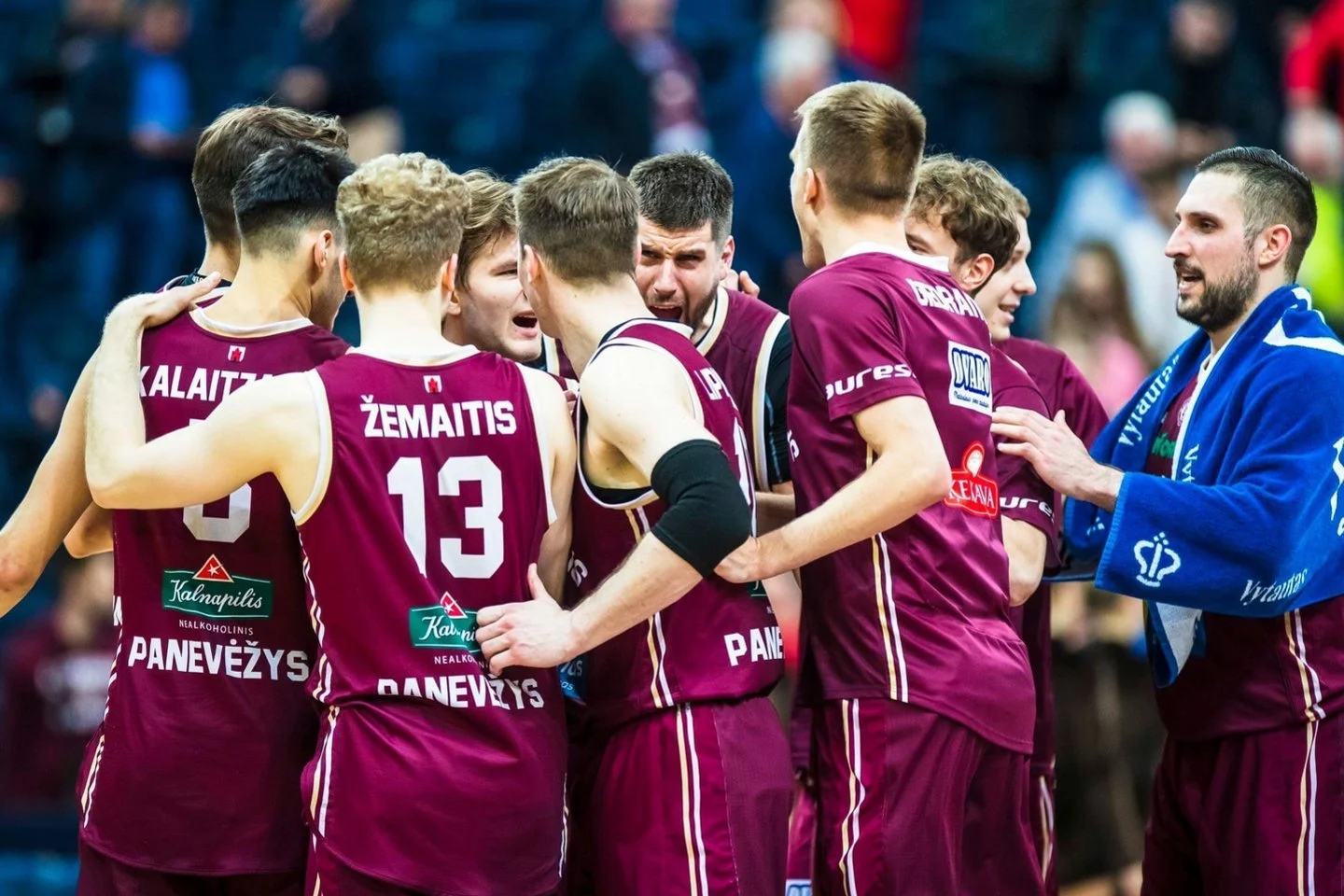 Los jugadores del BC Lietkabelis celebrando un triunfo