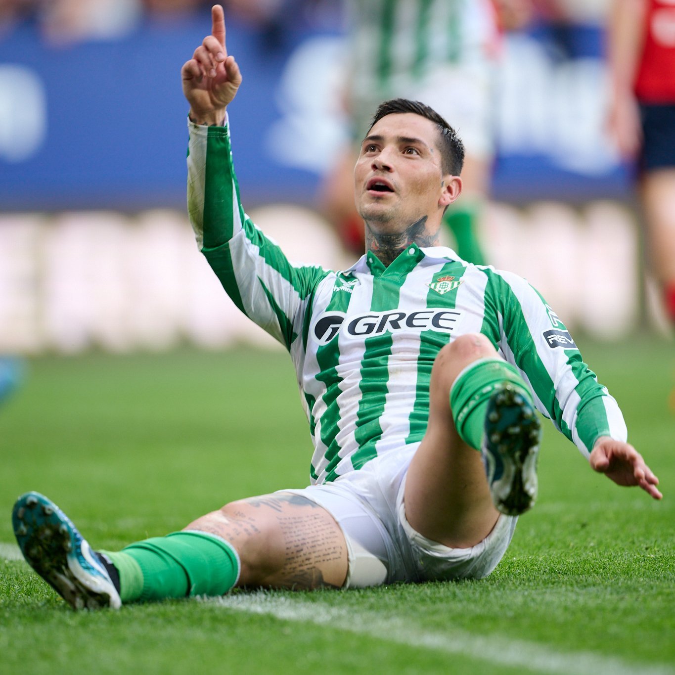 Chimy Ávila, celebrando el gol que le daba la victoria al Real Betis en El Sadar (Vía: Real Betis / X)