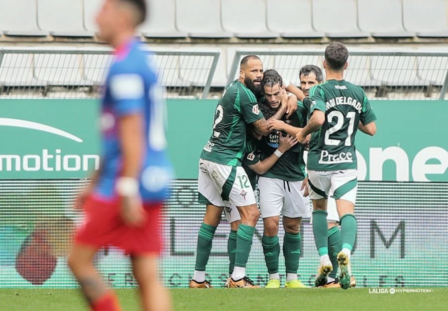 Celebración de la plantilla del Racing de Ferrol