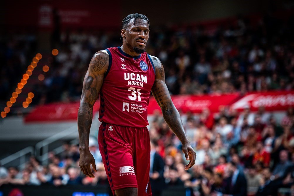 Dylan Ennis en un partido de la temporada pasada en la Basketball Champions League. Fuente: UCAM Murcia