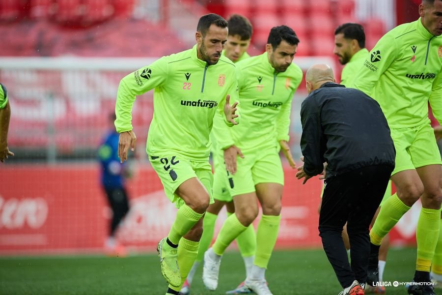 Los jugadores del Cartagena entrenan antes del partido contra el CD Mirandés. Fuente: LaLiga