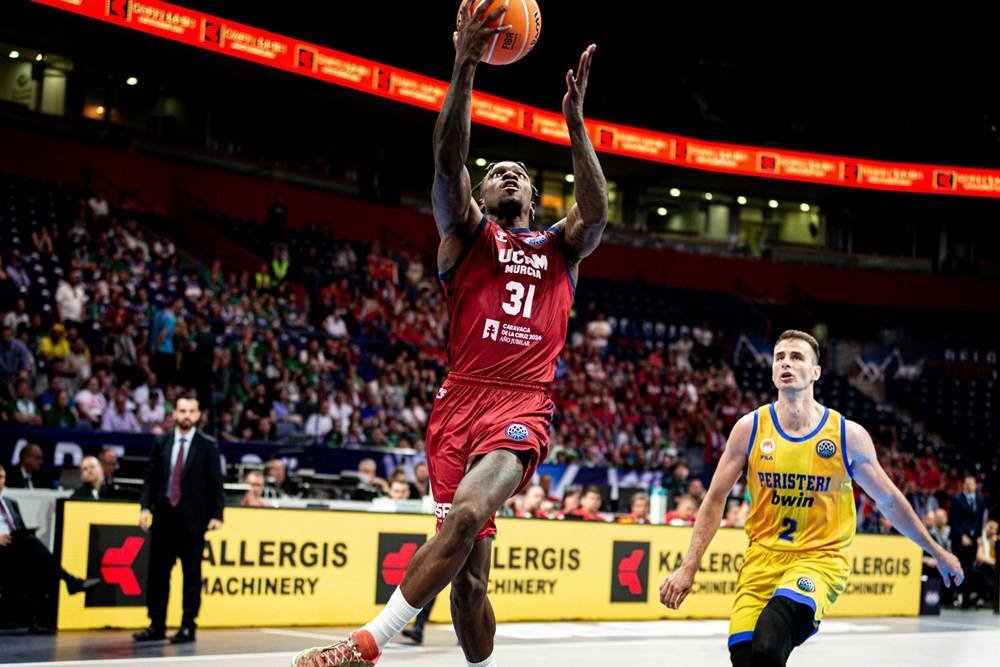 Imagen del duelo entre Peristeri y UCAM Murcia en la F4 de la pasada edición de la Basketball Champions League. Fuente: La Verdad