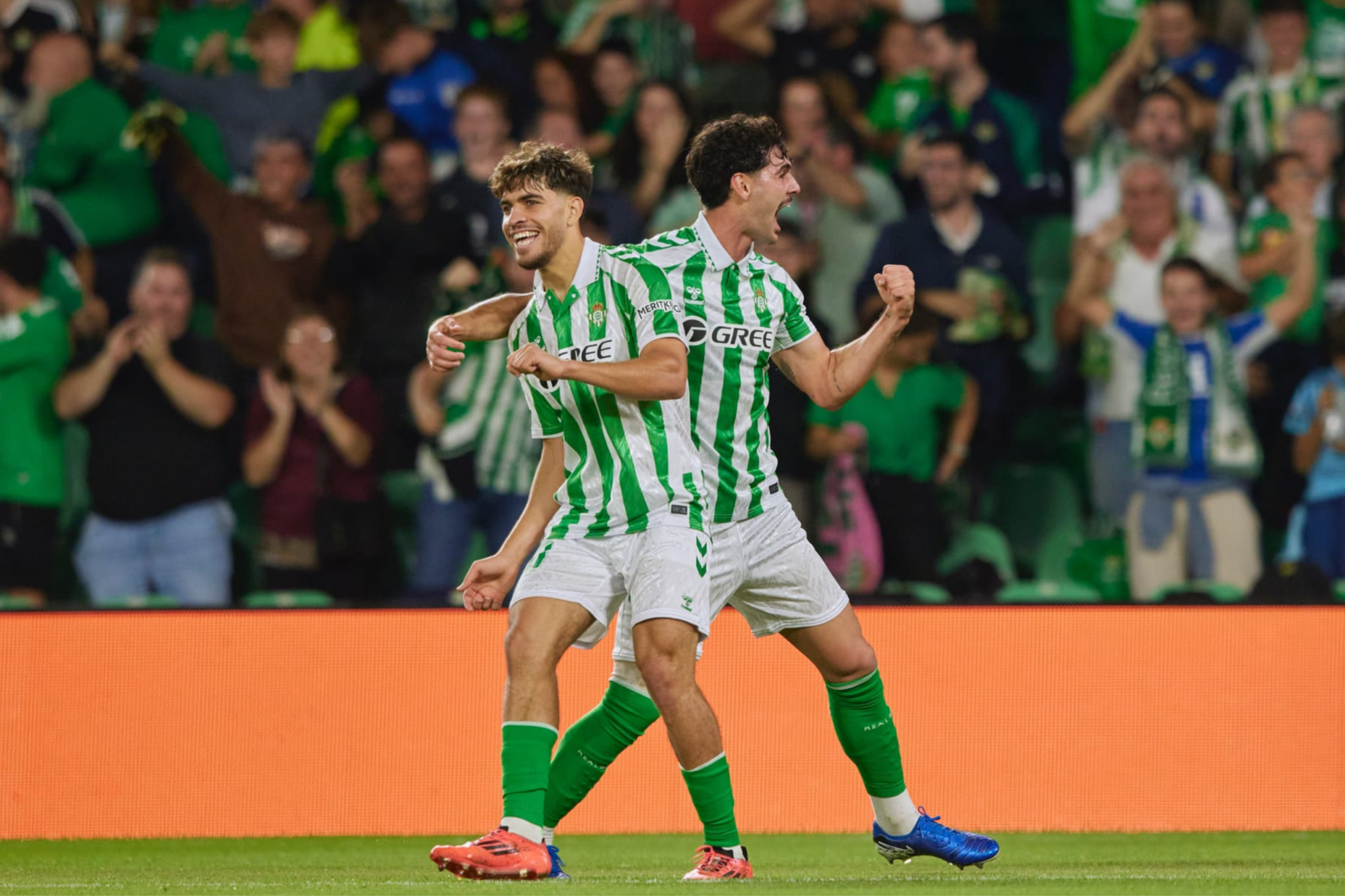 Abde celebra el primer gol del Real Betis.