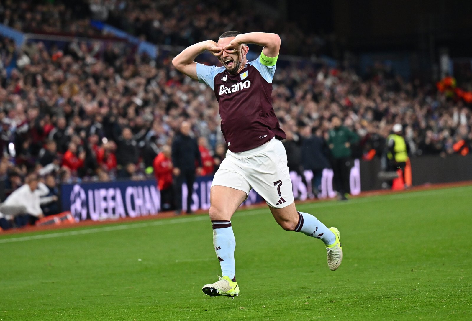 Celebración de John McGinn