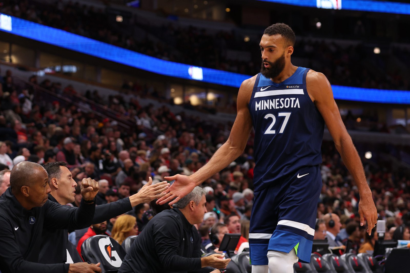 Rudy Gobert #27 con los Minnesota Timberwolves en el partido contra los Chicago Bulls el 16 de octubre de 2024 en Chicago, Illinois.(Fotografía: Michael Reaves/Getty Images)