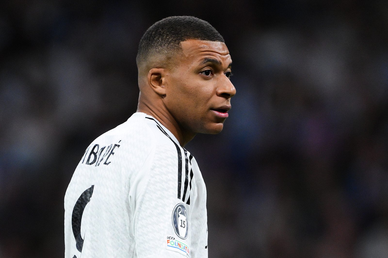 Mbappé con el Real Madrid antes del Clásico