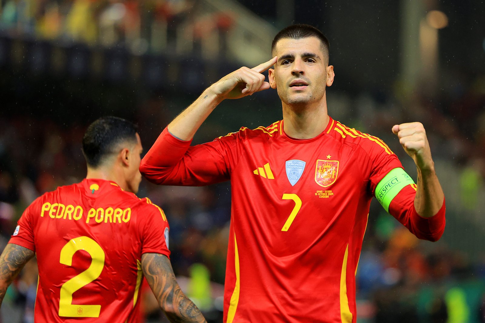 Álvaro Morata de España celebra marcar el segundo gol de su equipo durante el partido del Grupo A4 de la Liga de las Naciones de la UEFA 2024/25 entre España y Serbia en el Estadio Nuevo Arcángel el 15 de octubre de 2024 en Córdoba, España. (Foto de Fran Santiago/Getty Images)