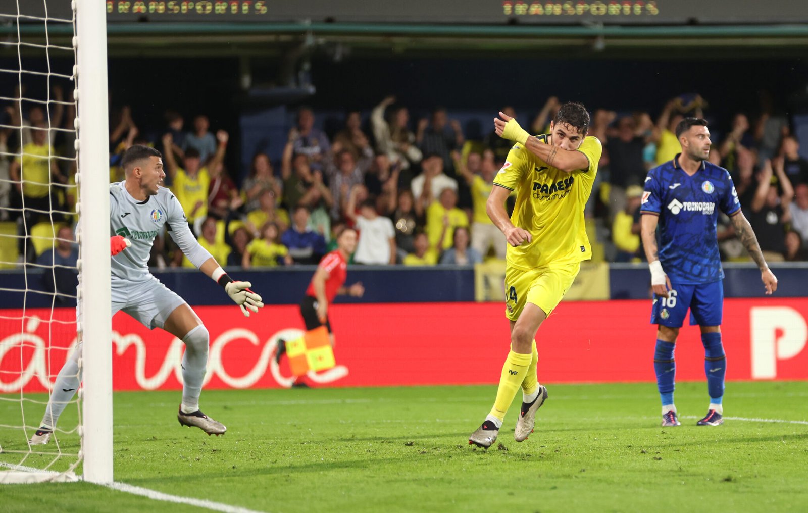 Comesaña celebrando el 1-0 ante el Getafe