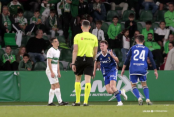 Paulino celebrando el segundo gol ante el Elche en el Martínez Valero en la temporada 2023-2024