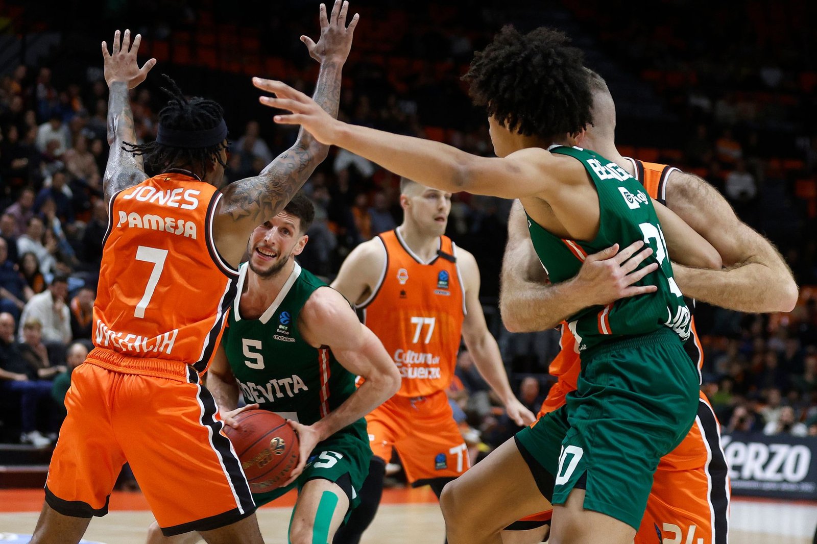 Valencia Basket vs Olimpija Ljubljana