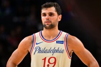 Raúl Neto con los 76ers