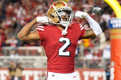 Deommodore Lenoir #2 de los San Francisco 49ers celebrando después de una intercepción contra los Dallas Cowboys en el Levi's Stadium el 27 de Octubre en 2024 en Santa Clara, California. (Fotografía Thearon W. Henderson/Getty Images)