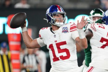 Tommy DeVito #15 con New York Giants en el partido pretemporada contra los New York Jets en el MetLife Stadium el 24 de Agosto en East Rutherford, New Jersey. (Fotografía:Evan Bernstein/Getty Images)