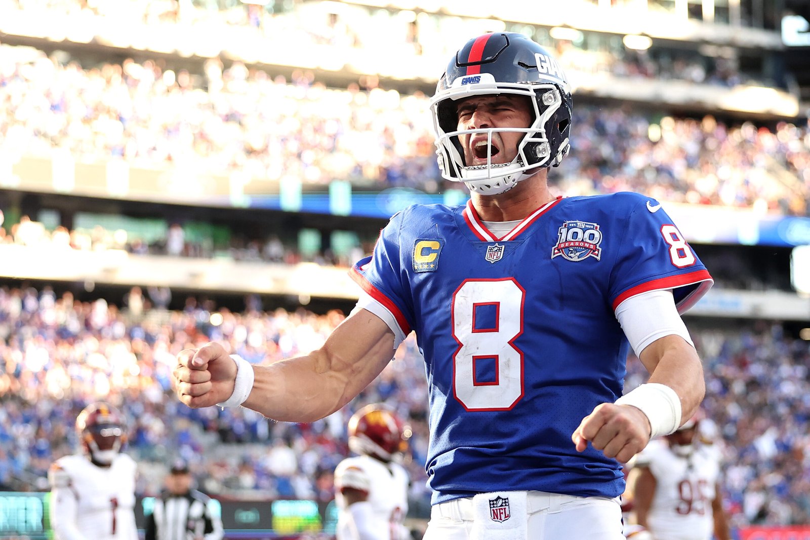 Daniel Jones #8 con New York Giants celebrando un touchdown durante el último cuartocontra los Washington Commanders en el MetLife Stadium el 3 de Noviembre de 2024 en East Rutherford, New Jersey. (Fotografía: Luke Hales/Getty Images)