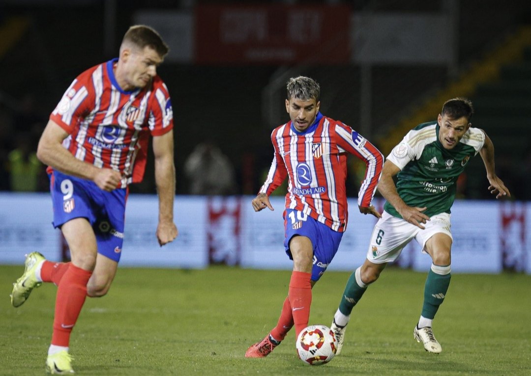 Correa y Sorloth en el partido contra el Cacereño I Imagen: X@Atleti