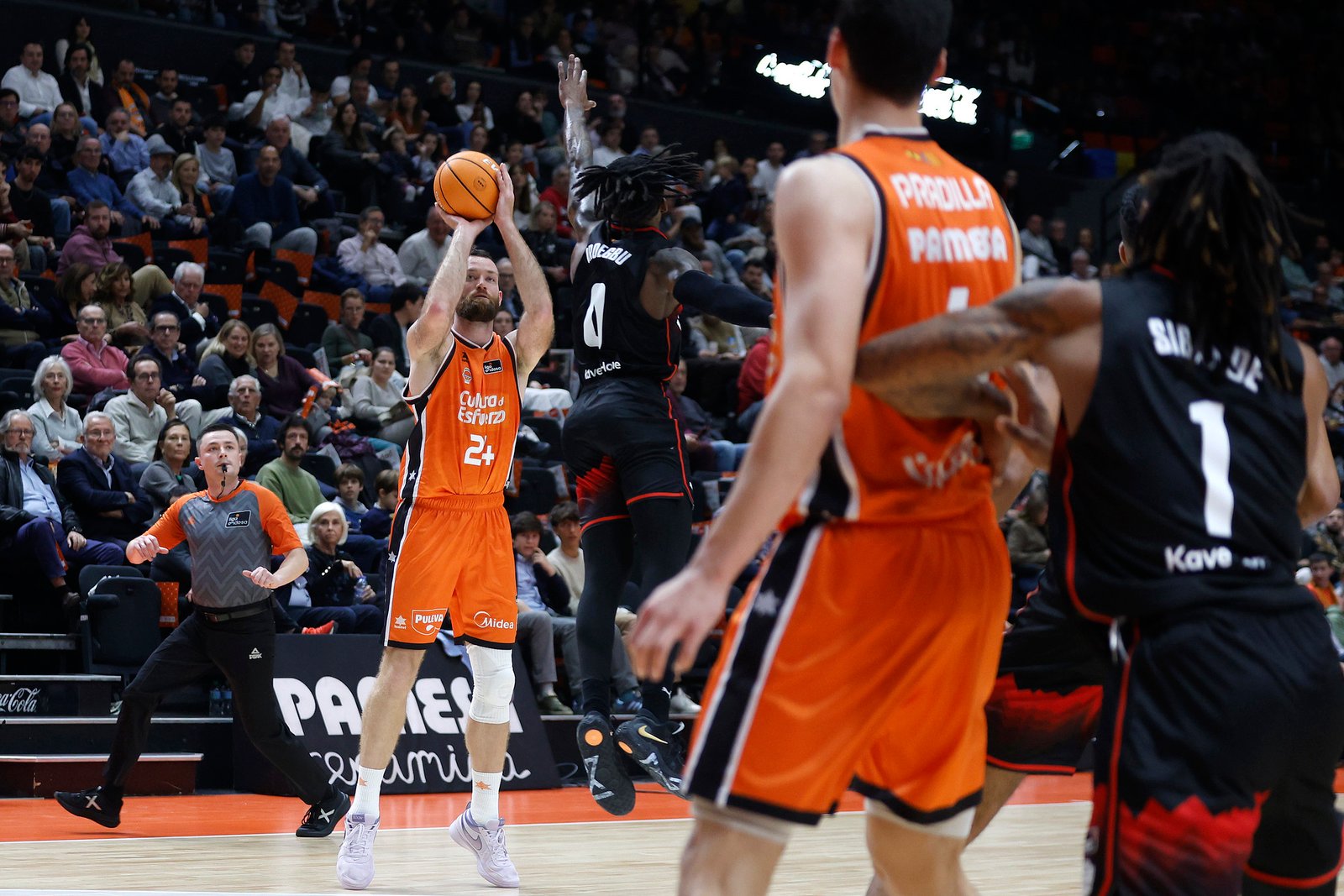 Valencia Basket vs Bàsquet Girona en la décima jornada de la Liga Endesa