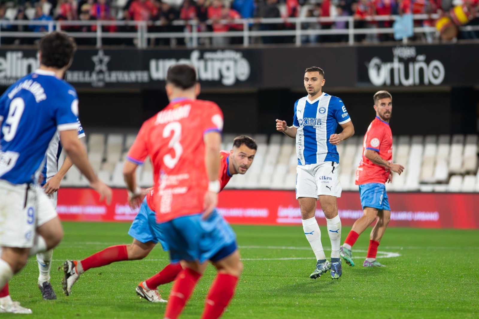 Imagen del duelo entre la Deportiva Minera y el Alavés. Fuente: Deportivo Alavés X